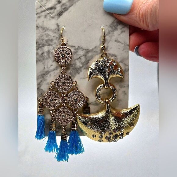 "5/$25" Mismatched Goldtone Bali Boho Goldtone Blue Tassel Dangle Earrings - Picture 1 of 8